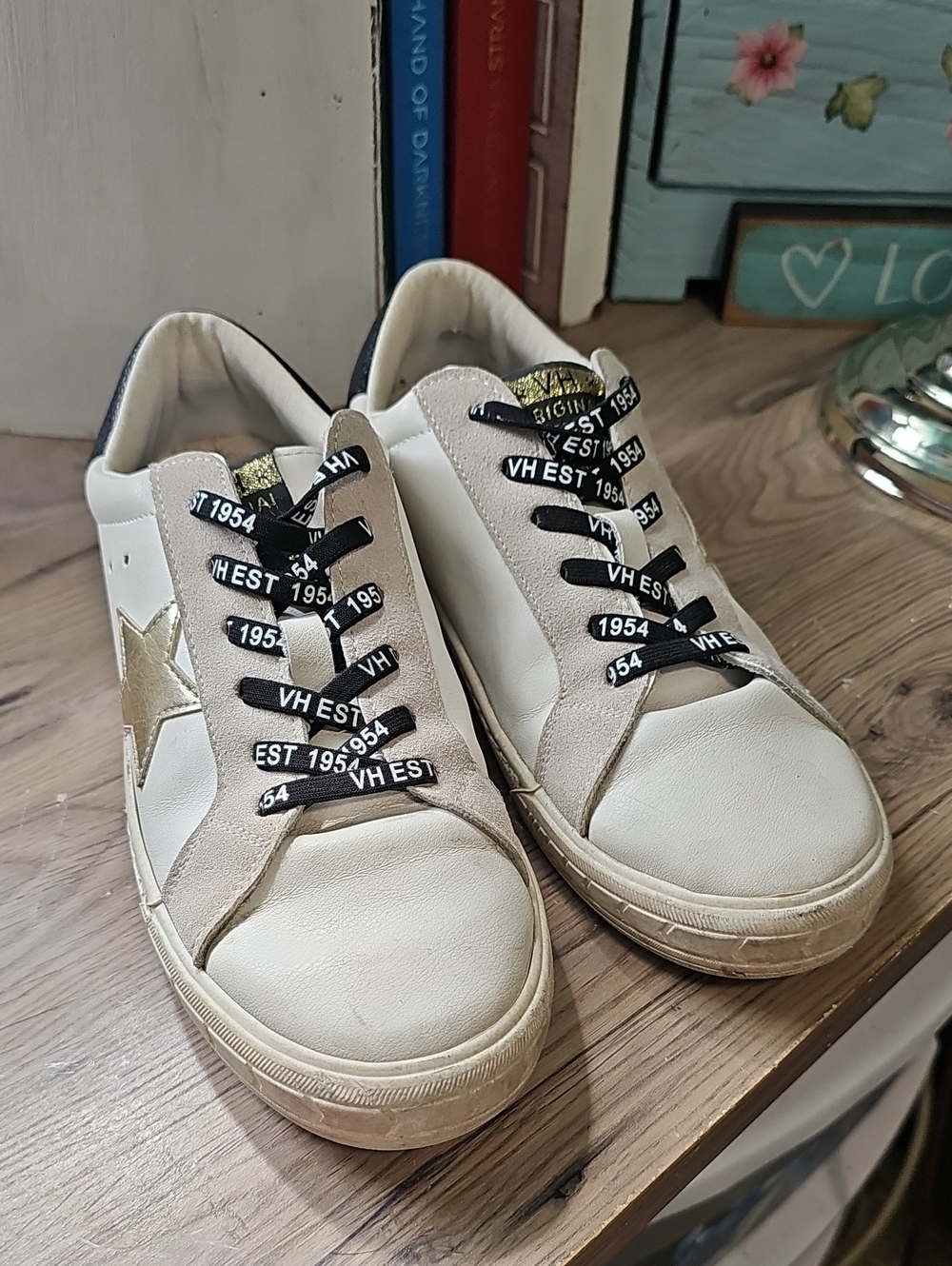 Vintage Havana White Cream Sneakers with Gold Star